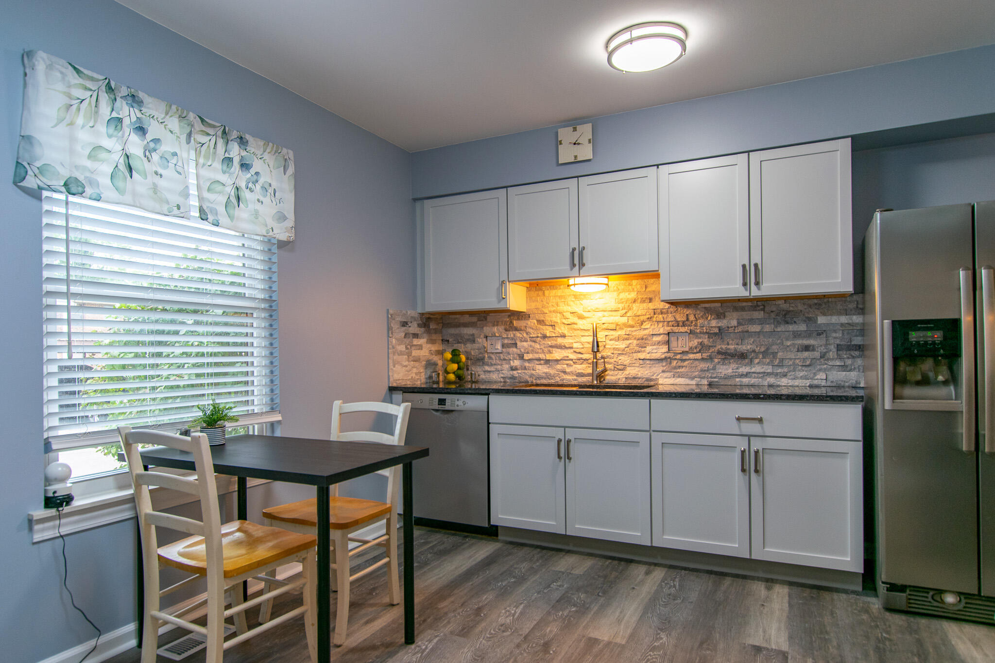 8387 Lakeview Court