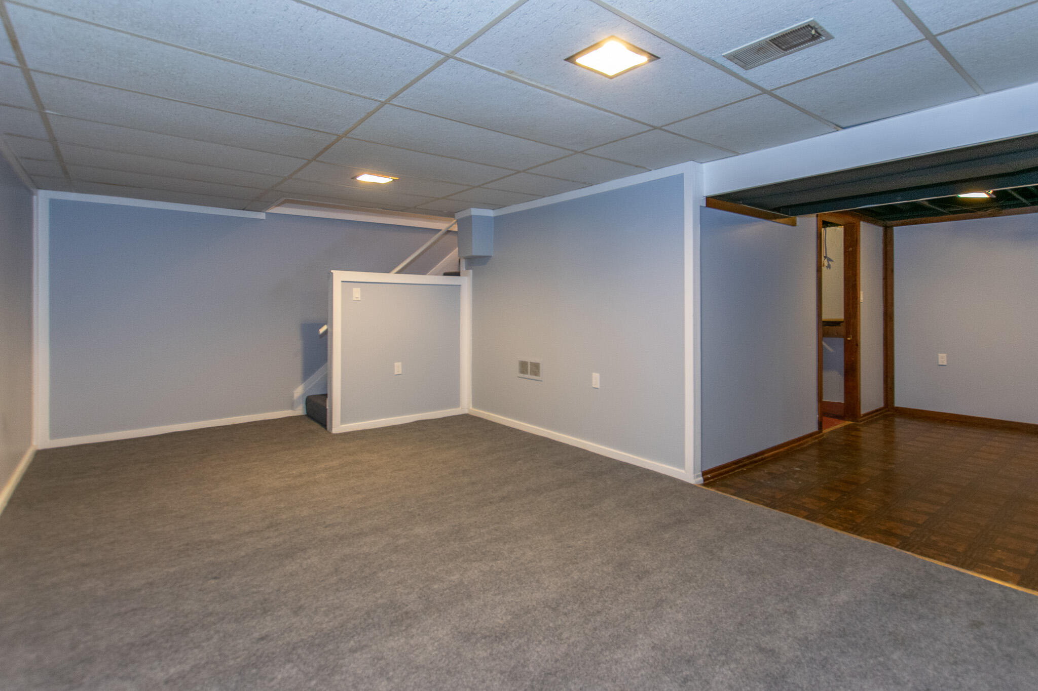 8387 Lakeview Court