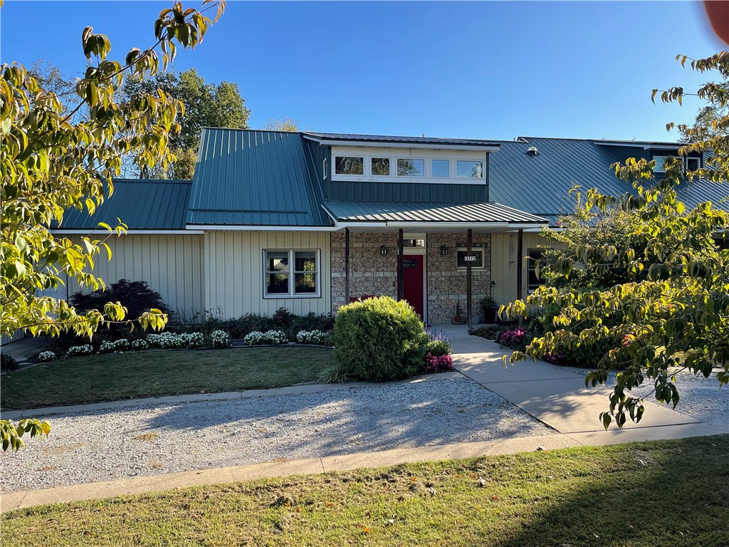 12692 Oak Knoll Circle