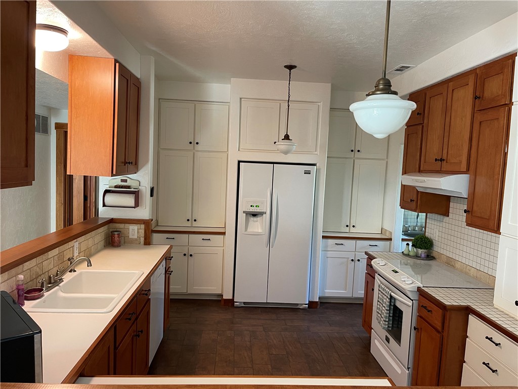 12692 Oak Knoll Circle