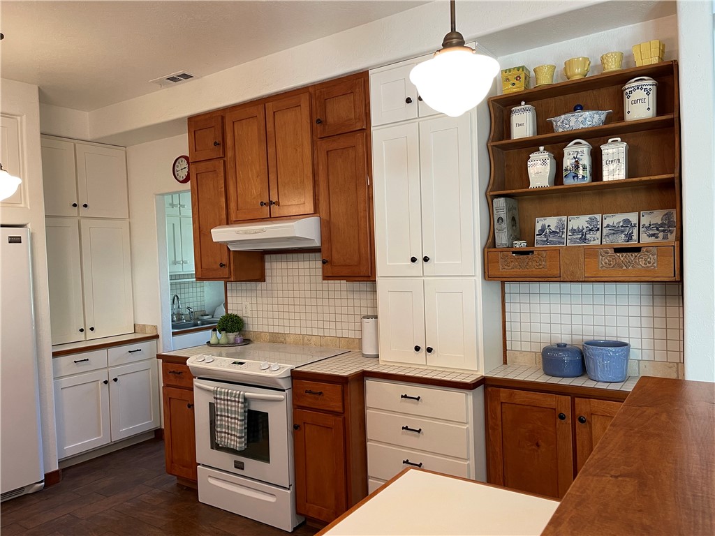 12692 Oak Knoll Circle