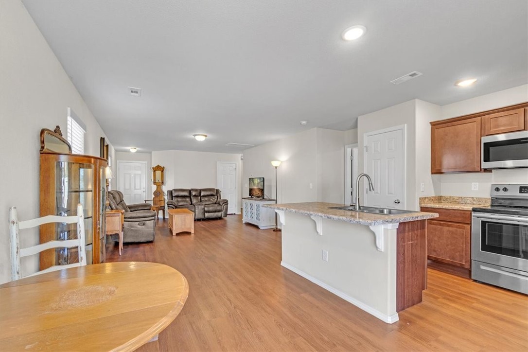 406 Sagebrush Avenue