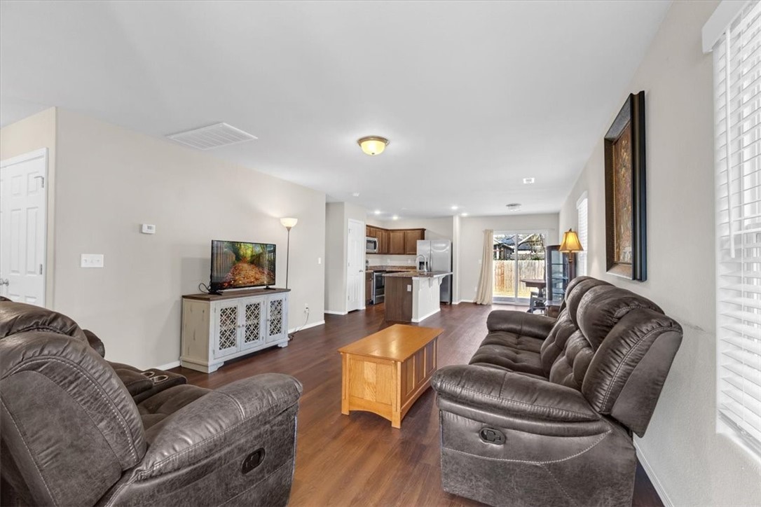 406 Sagebrush Avenue