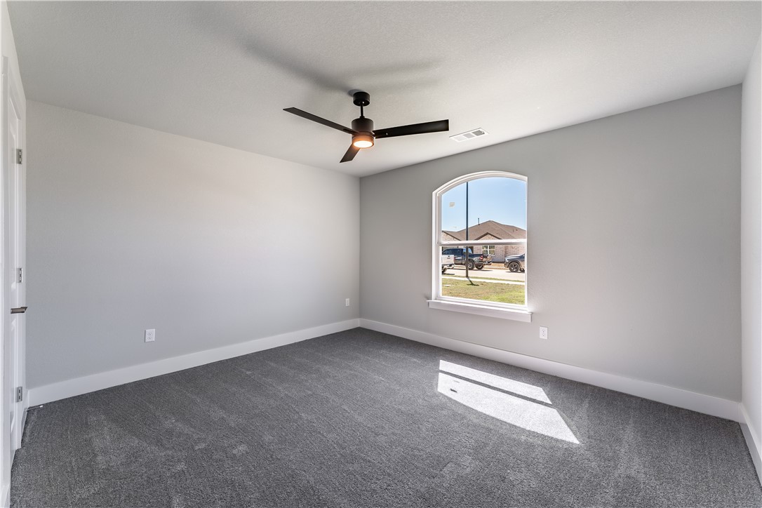 1028 Autumn Royal Avenue