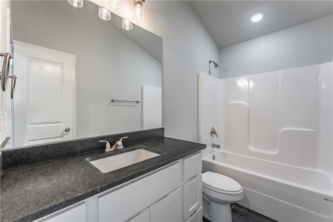 1028 Autumn Royal Avenue