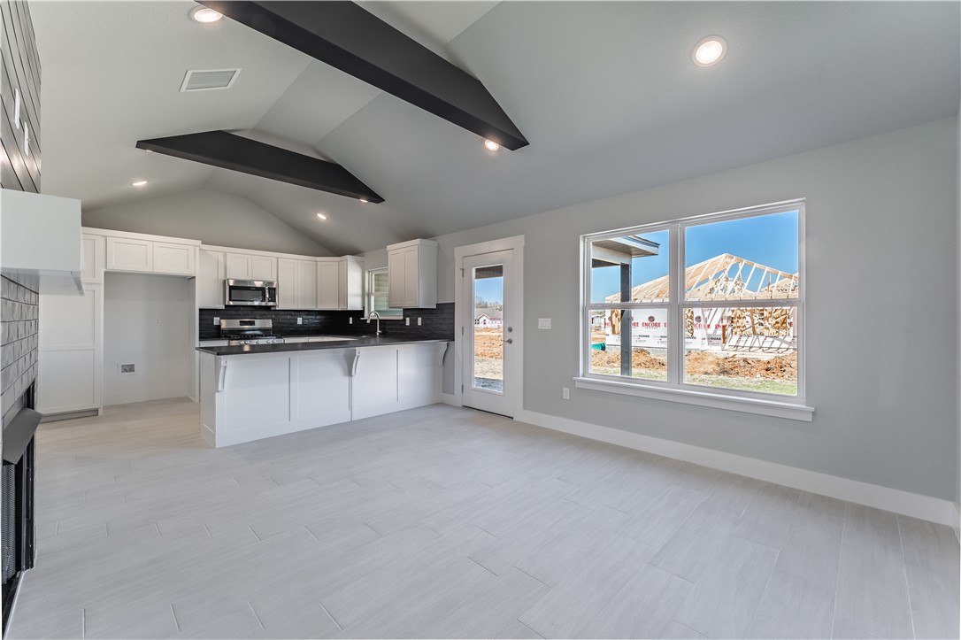 1028 Autumn Royal Avenue