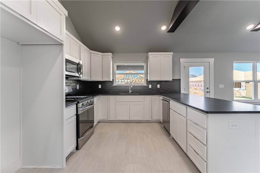 1028 Autumn Royal Avenue