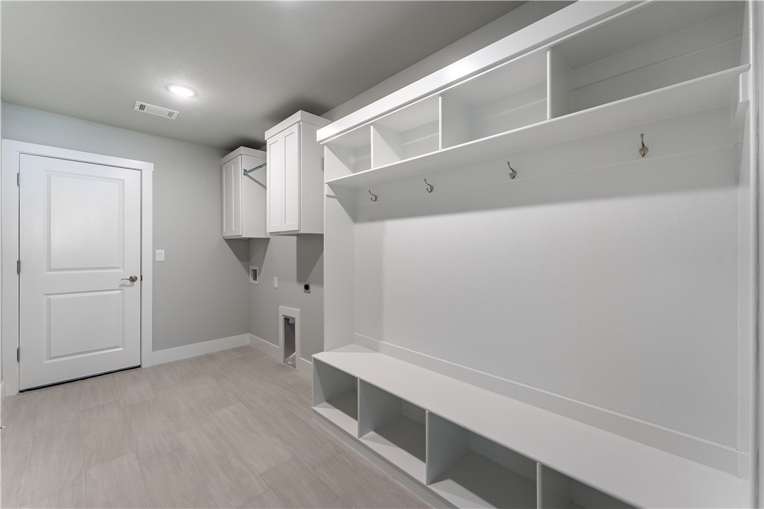 1028 Autumn Royal Avenue