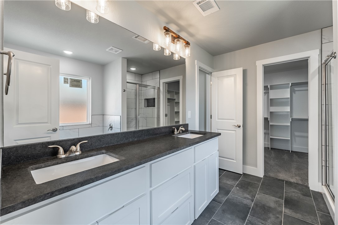 1028 Autumn Royal Avenue