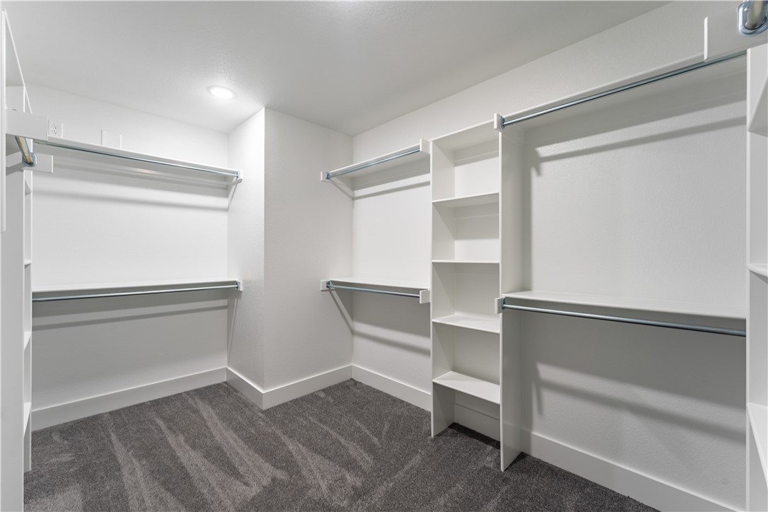 1028 Autumn Royal Avenue