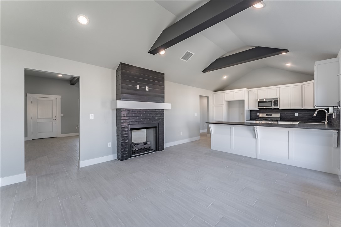 1028 Autumn Royal Avenue