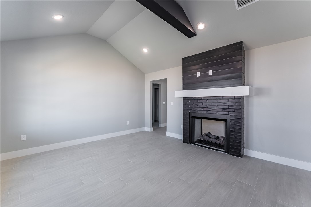 1028 Autumn Royal Avenue