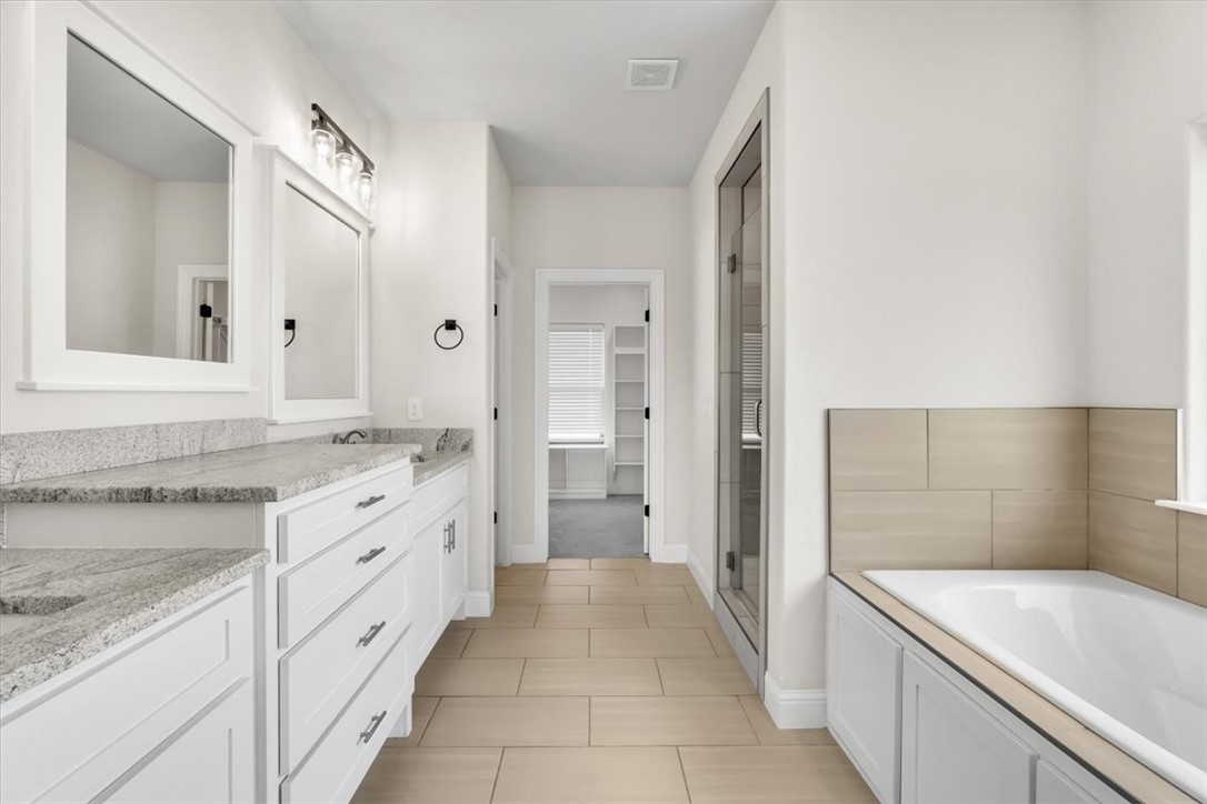 816 Flycatcher Trace