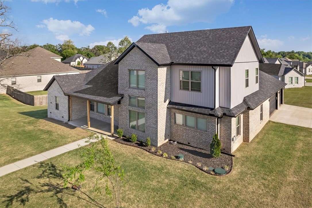 816 Flycatcher Trace