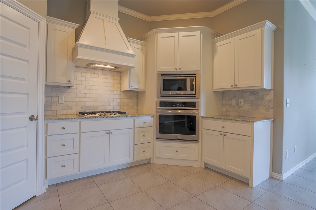 4044 Stonehenge Avenue