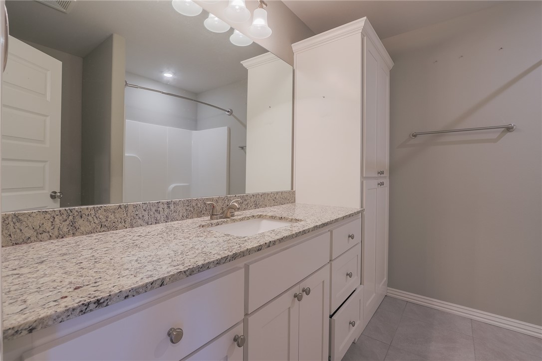 4044 Stonehenge Avenue