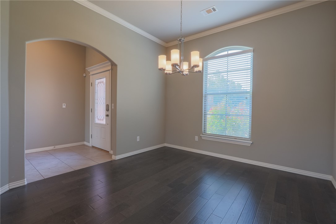 4044 Stonehenge Avenue