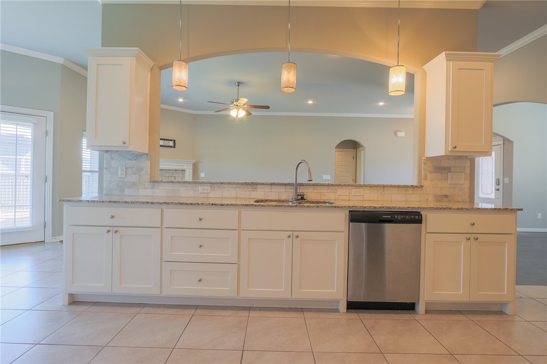 4044 Stonehenge Avenue