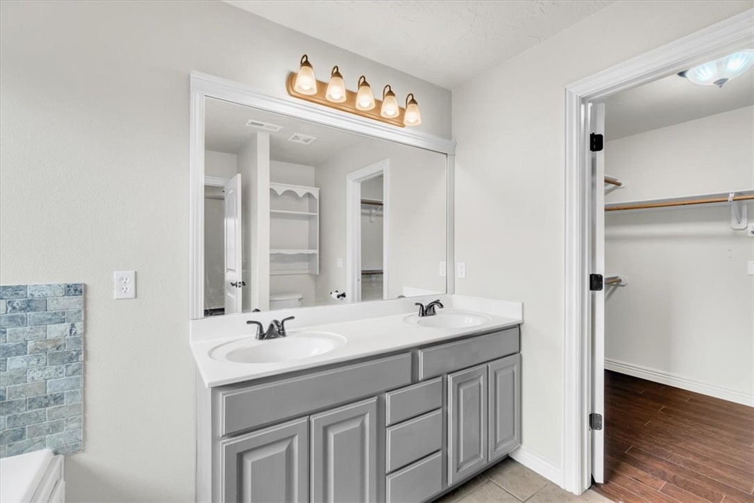 4072 Song Bird Place