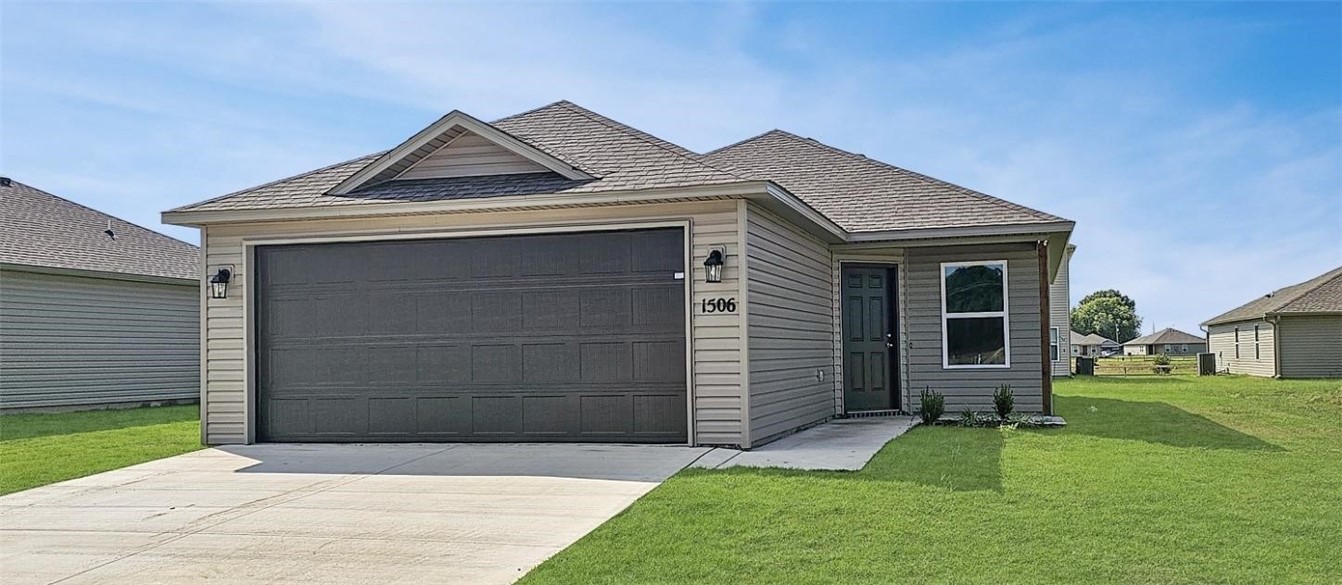 1904 E Little John Drive