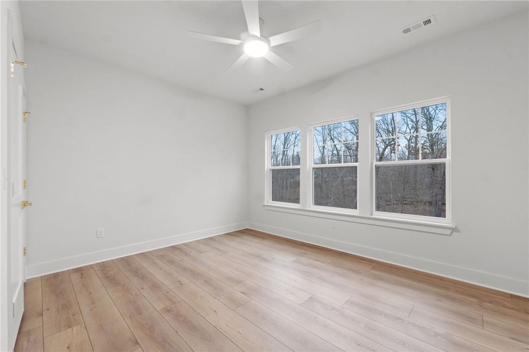 32 Lochgilphead Lane