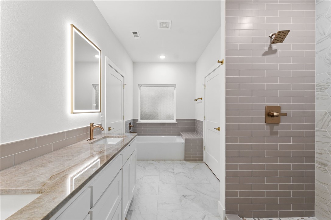 32 Lochgilphead Lane