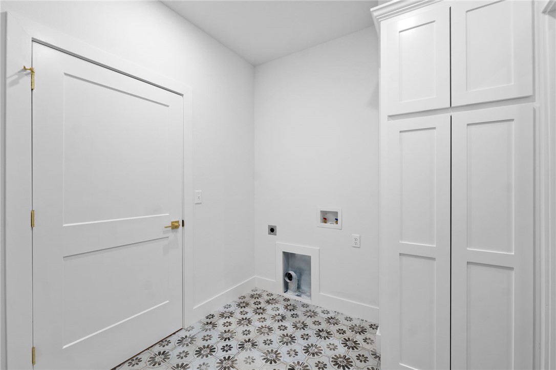 32 Lochgilphead Lane