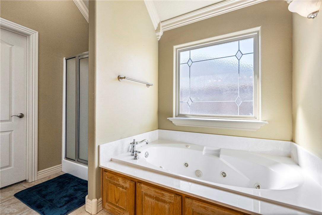 2204 SW Pinoak Avenue