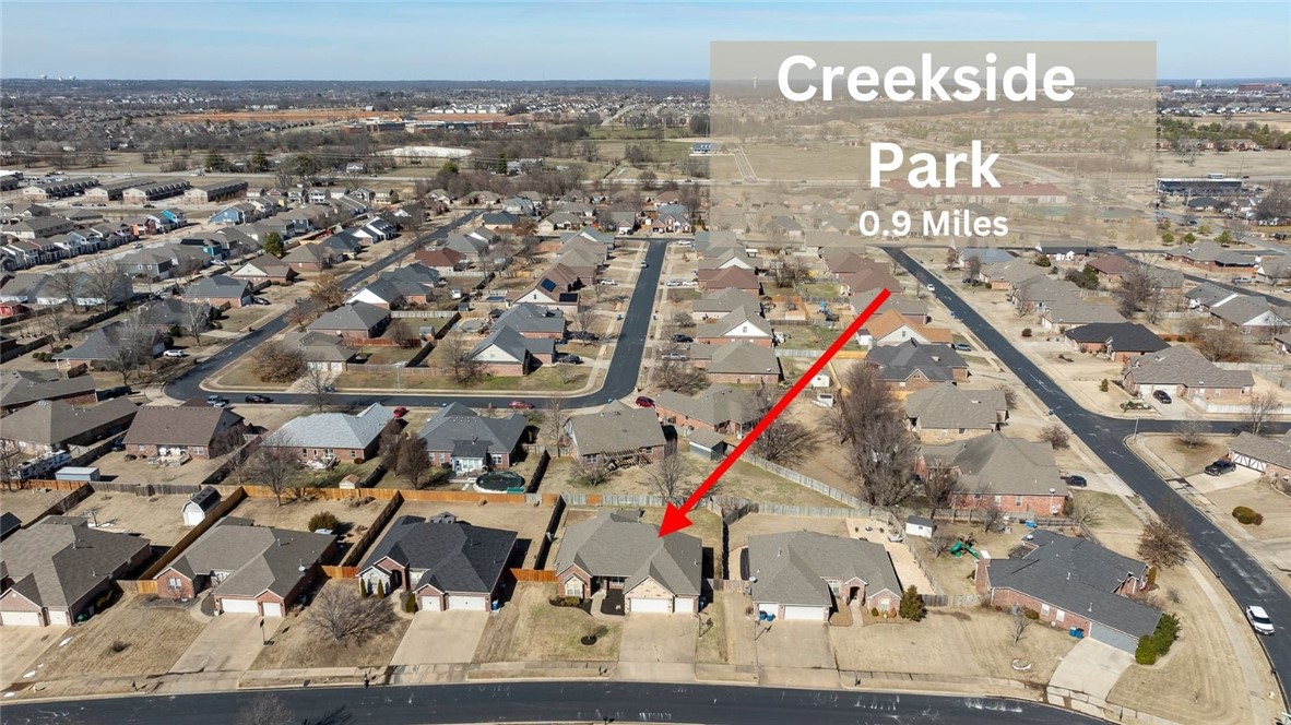 2204 SW Pinoak Avenue