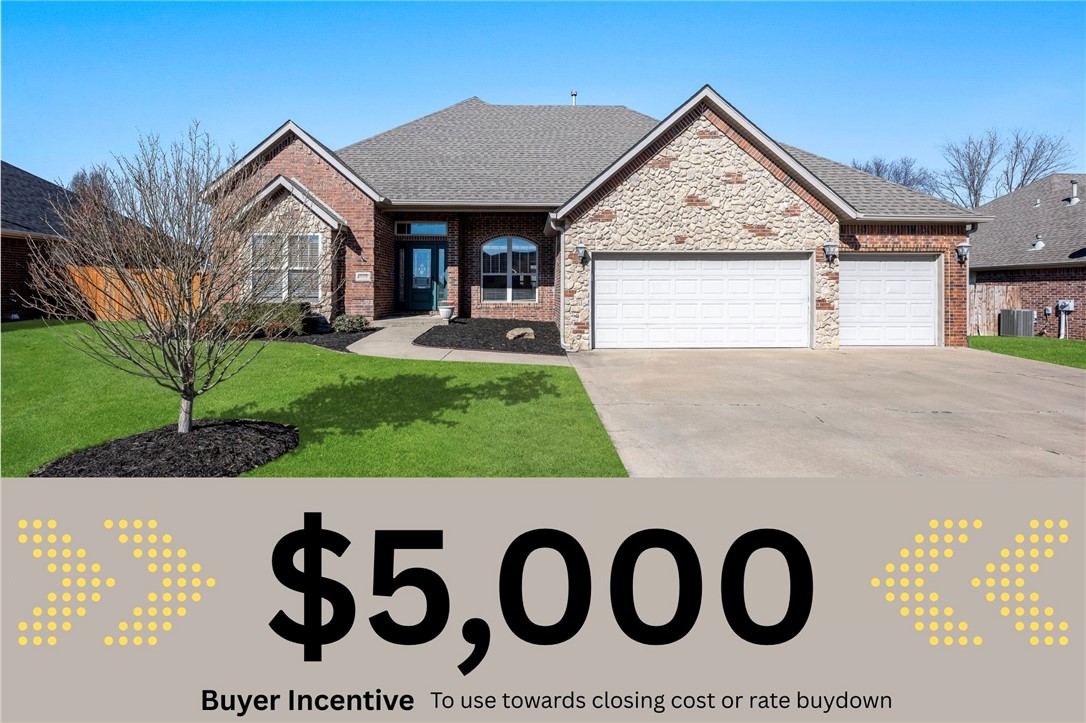 2204 SW Pinoak Avenue