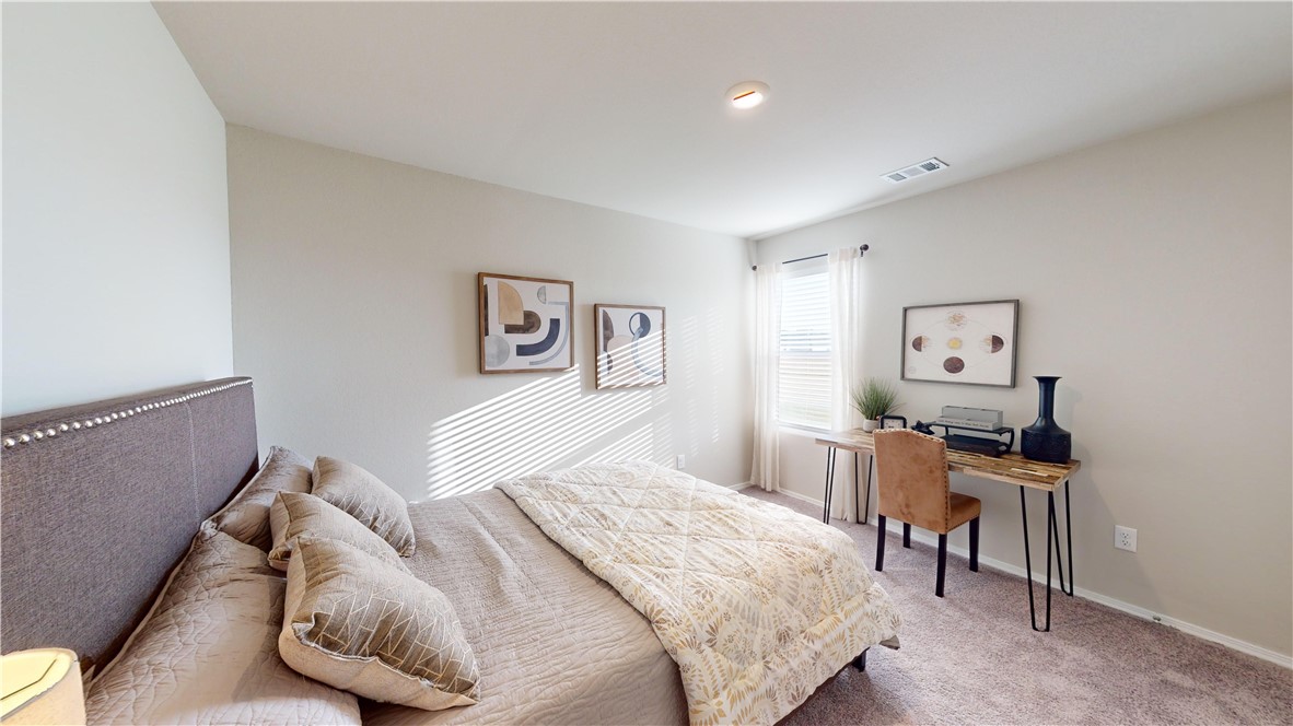 1404 E Vangston Court