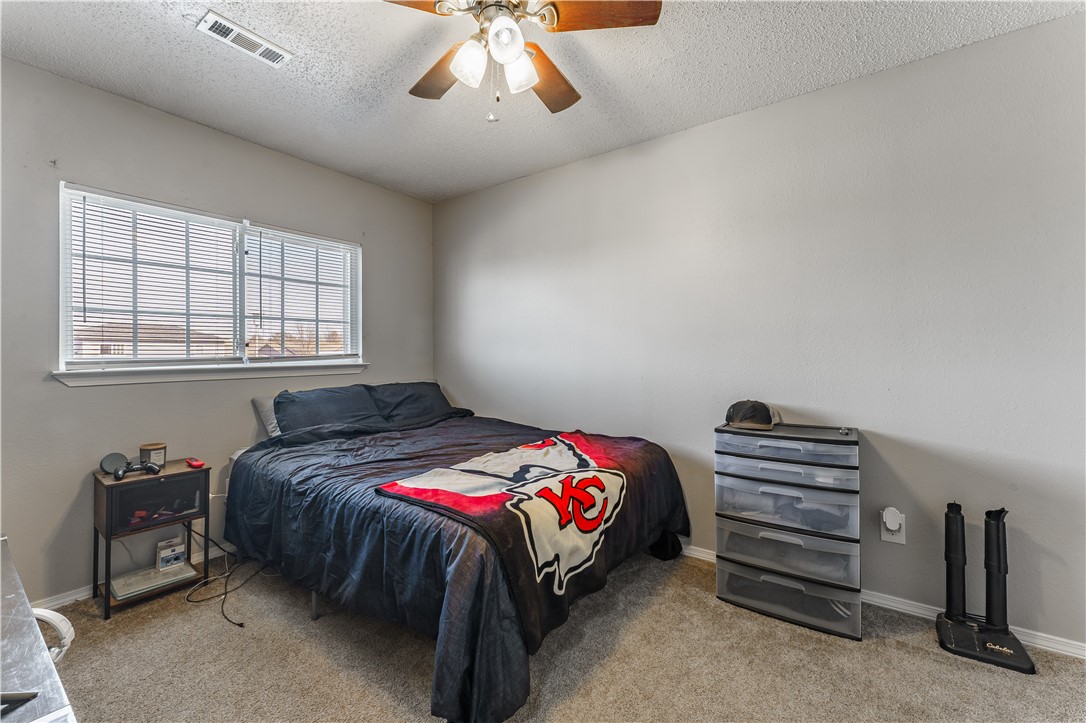 3405 SW Victoria Place