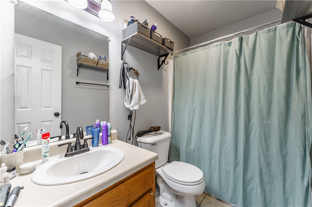 3405 SW Victoria Place