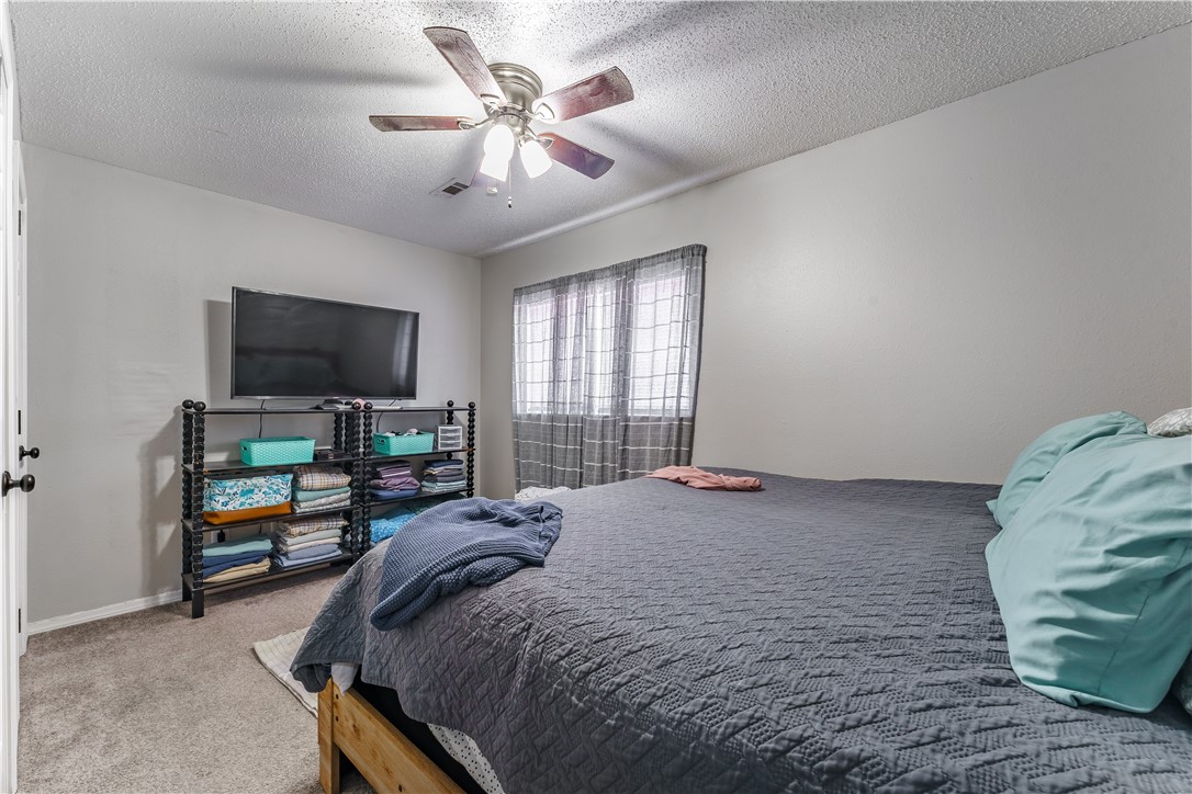 3405 SW Victoria Place