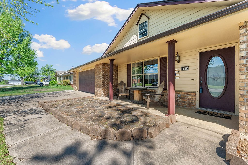 1205 W Geneva Street