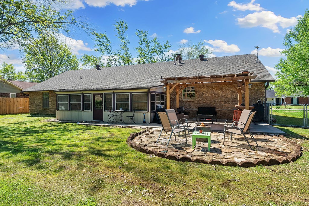 1205 W Geneva Street