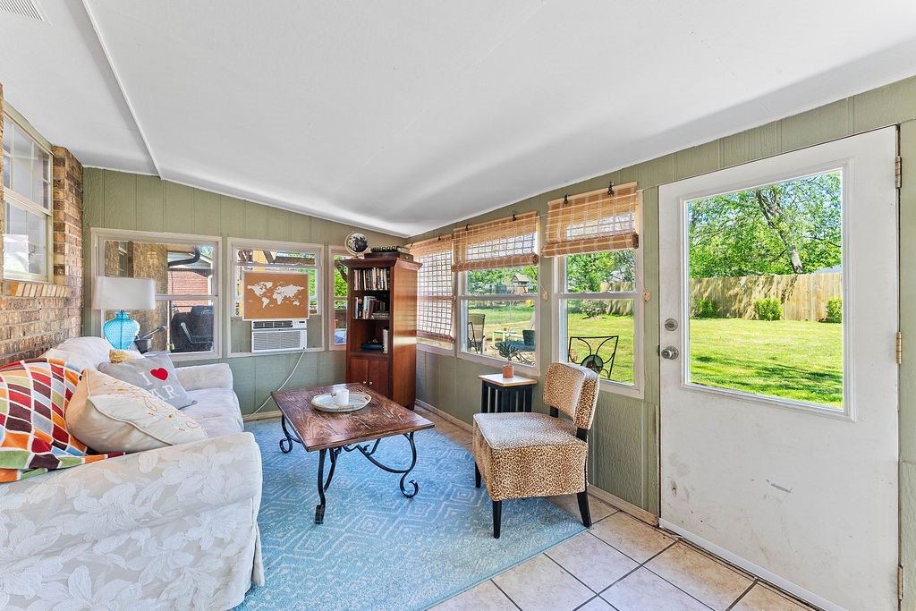 1205 W Geneva Street