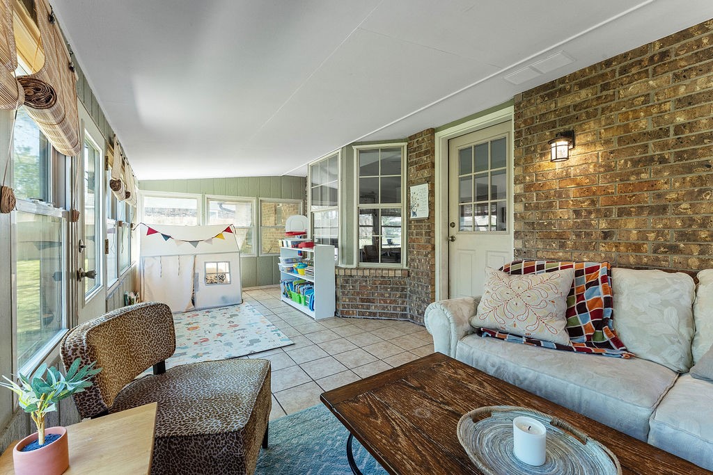 1205 W Geneva Street