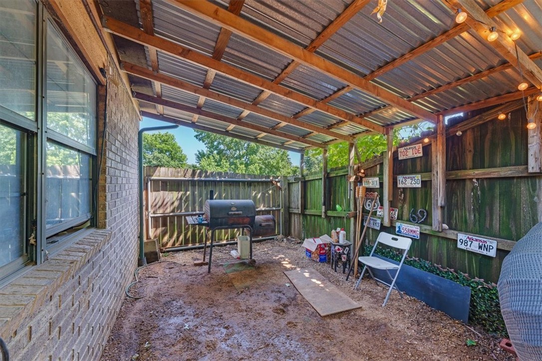 2733 E Ferguson Avenue