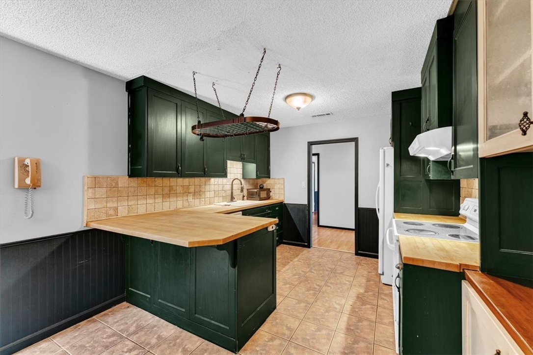 2733 E Ferguson Avenue