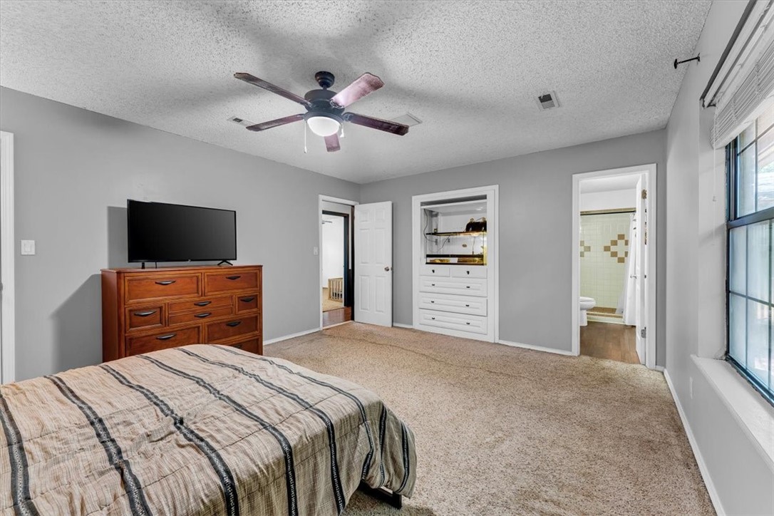 2733 E Ferguson Avenue