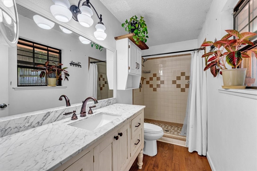 2733 E Ferguson Avenue