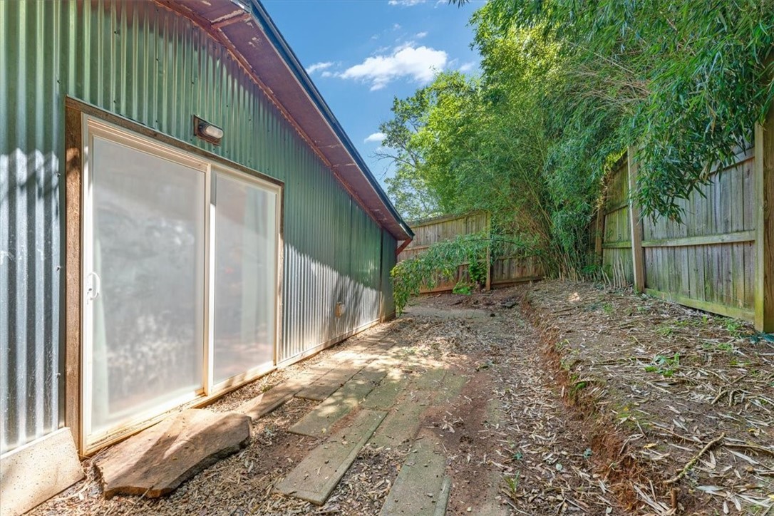 2733 E Ferguson Avenue