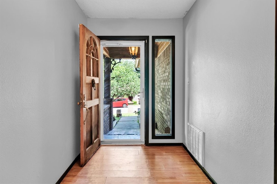 2733 E Ferguson Avenue