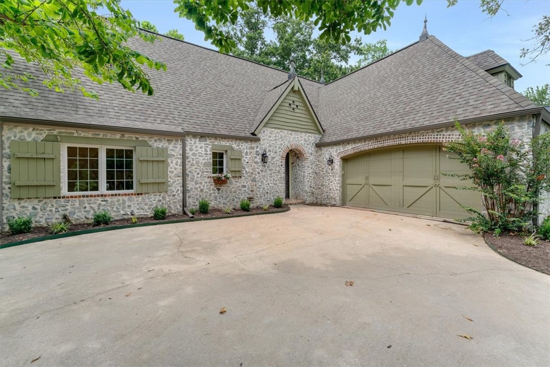 13601 Hobie Court