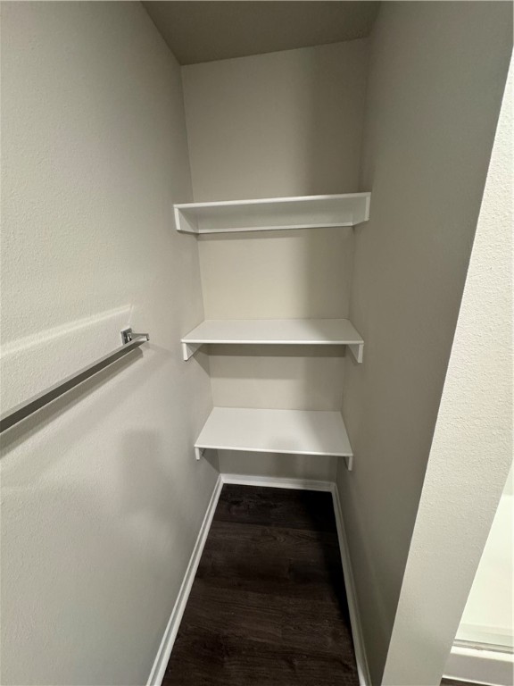 2587 E Meramec Street