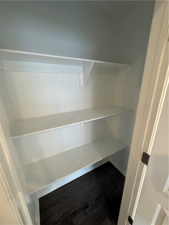 2587 E Meramec Street