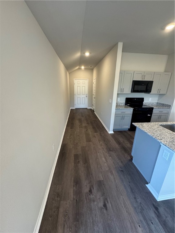 2587 E Meramec Street