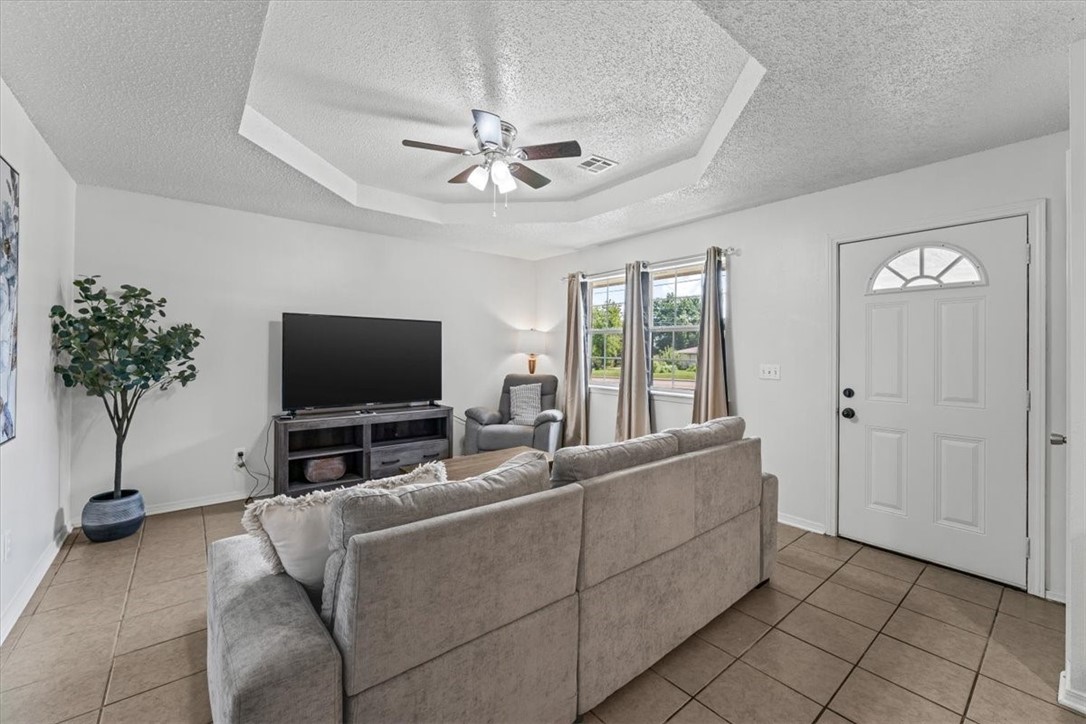 1325-1327 W New Hope Road