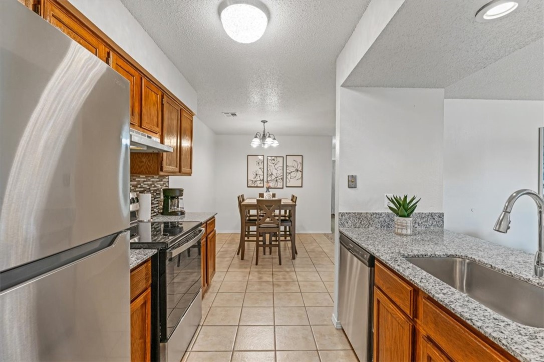 1325-1327 W New Hope Road